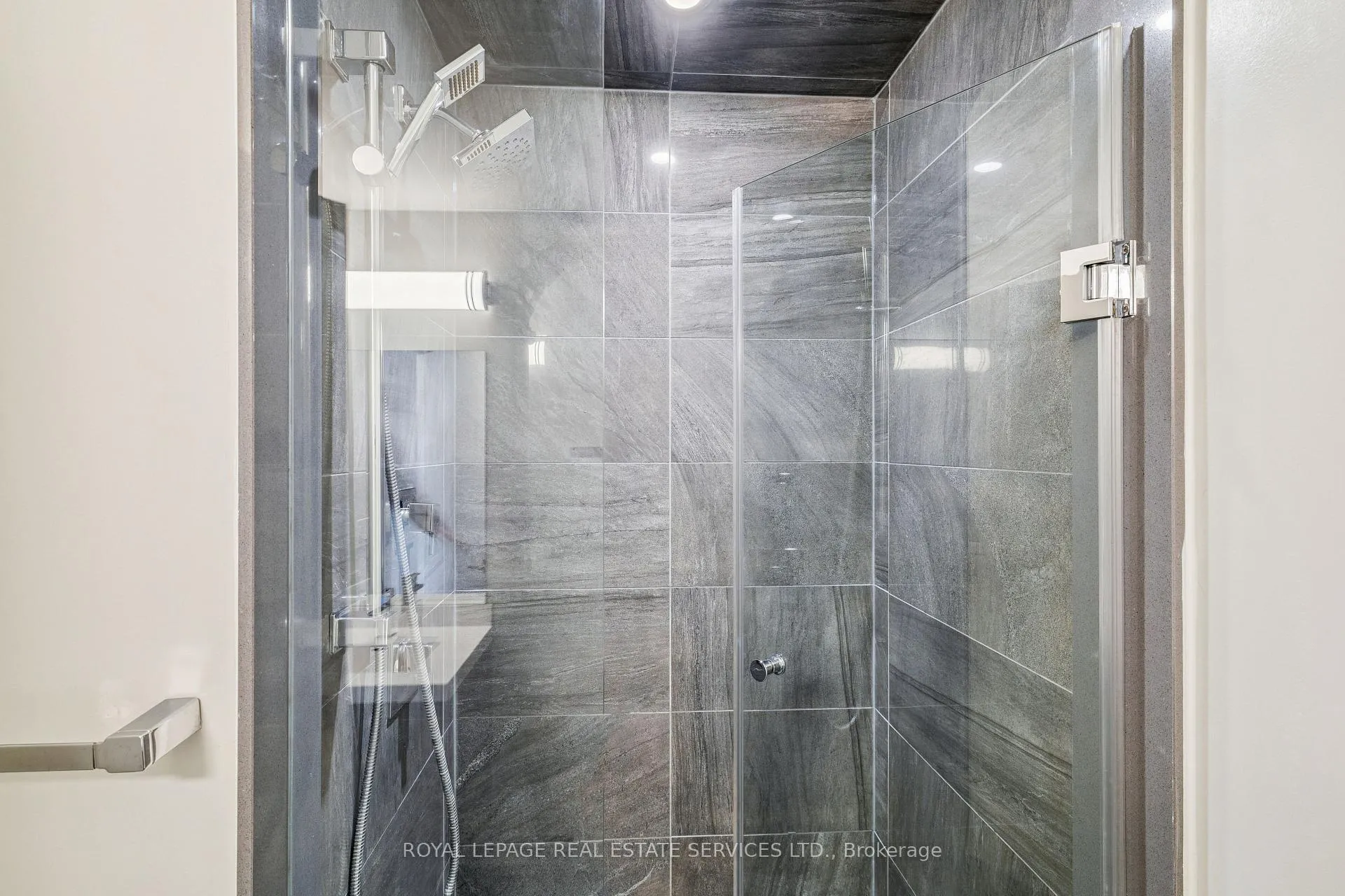 Photo 15 of Unit 1209, 2087 Fairview Street, Burlington, Freeman — HOMEH