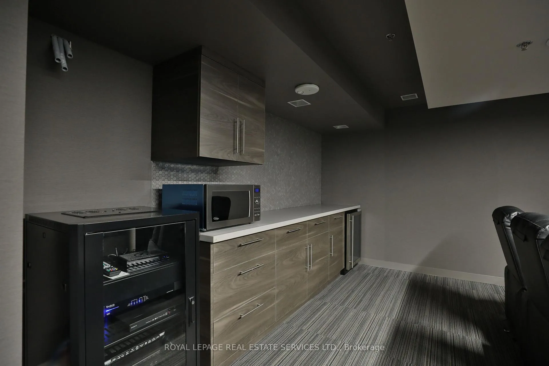 Photo 28 of Unit 1209, 2087 Fairview Street, Burlington, Freeman — HOMEH