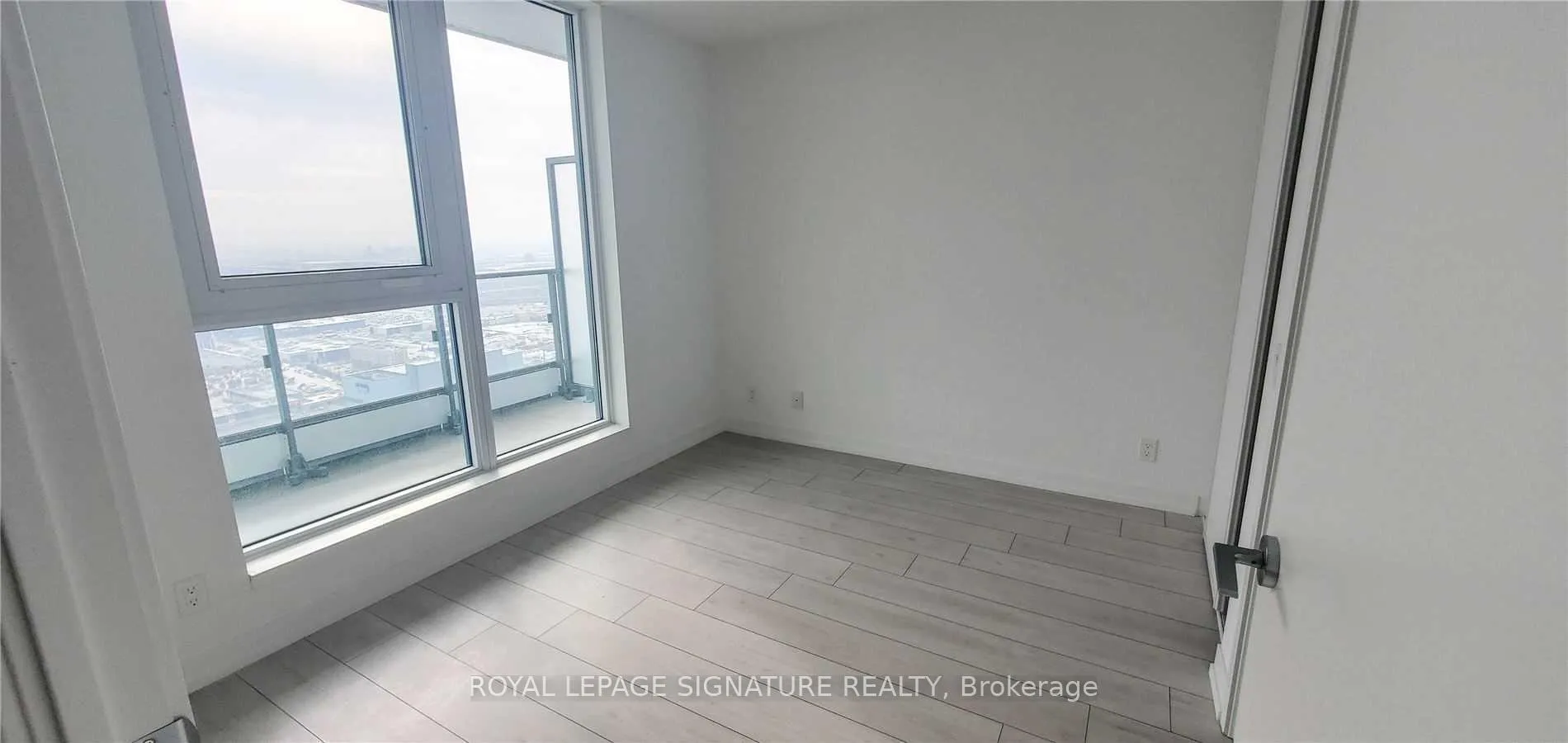 Photo 5 of Unit 4707, 950 Portage Parkway, Vaughan, Vaughan Corporate Centre — HOMEH