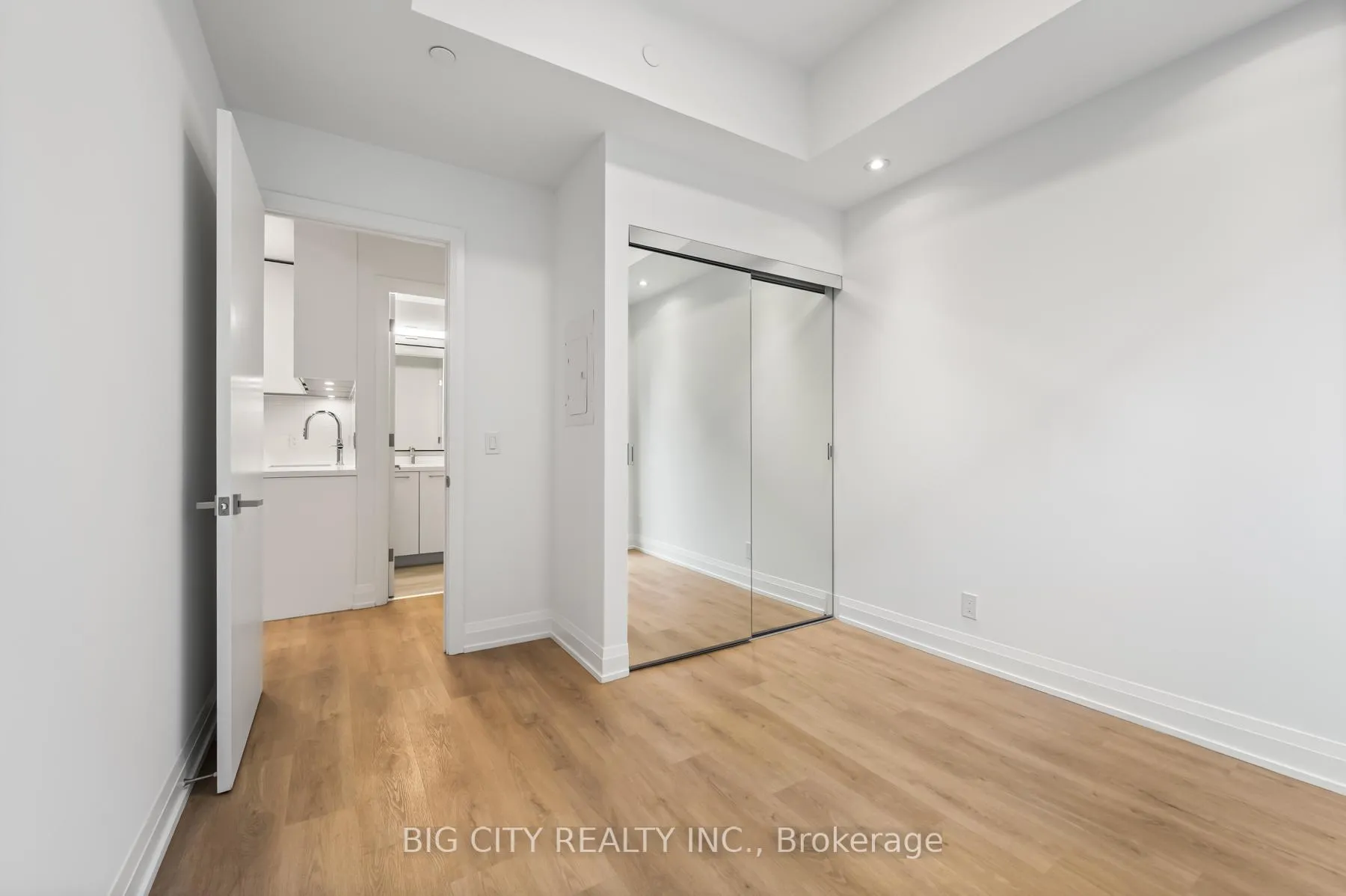 Photo 15 of Unit 201, 36 Brentcliffe Road, Toronto, Thorncliffe Park — HOMEH