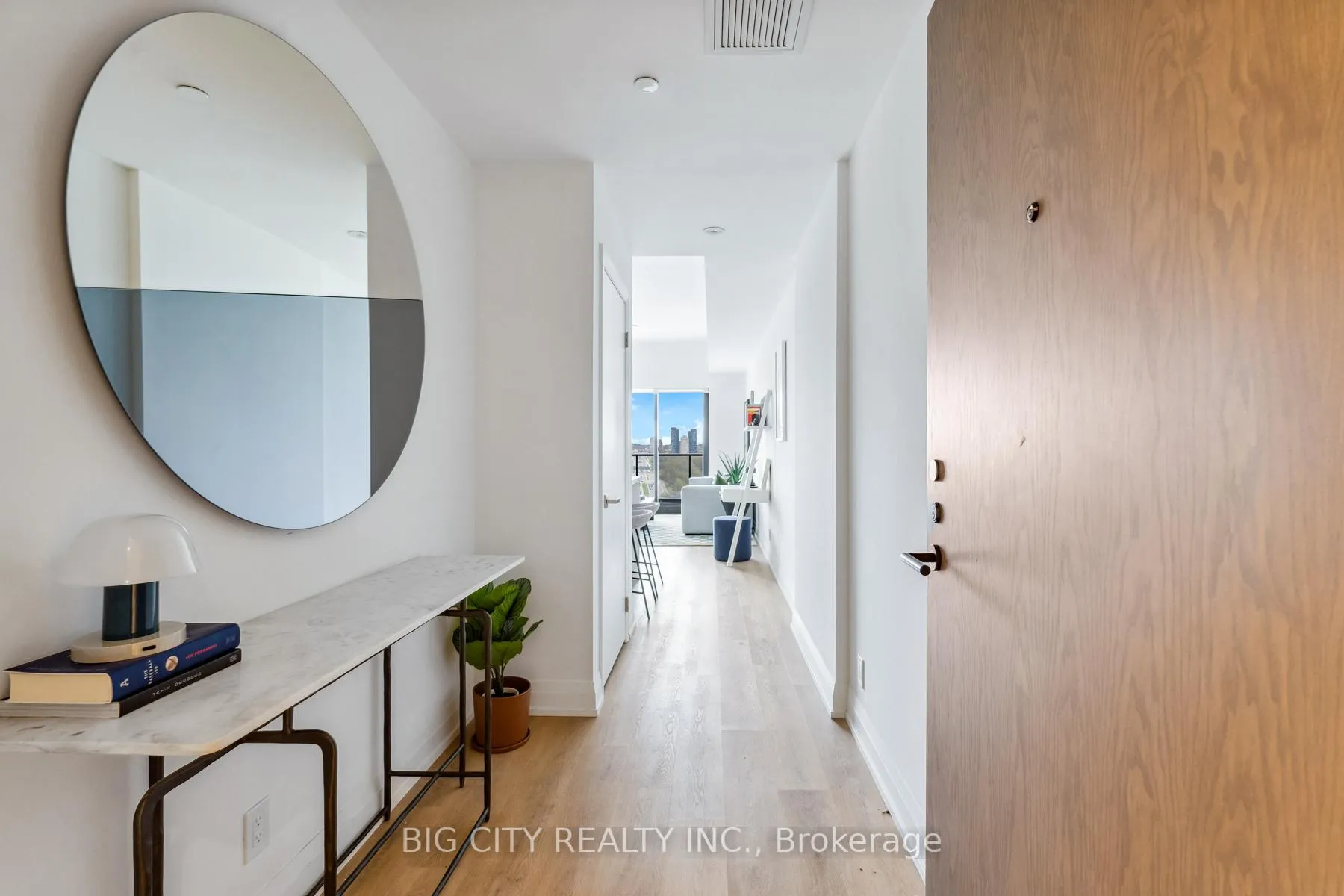 Photo 5 of Unit 712, 36 Brentcliffe Road, Toronto, Thorncliffe Park — HOMEH