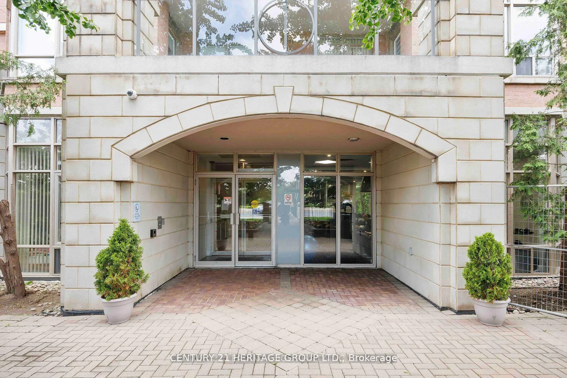 Photo 2 of Unit 1003, 130 Pond Drive, Markham, Commerce Valley — HOMEH