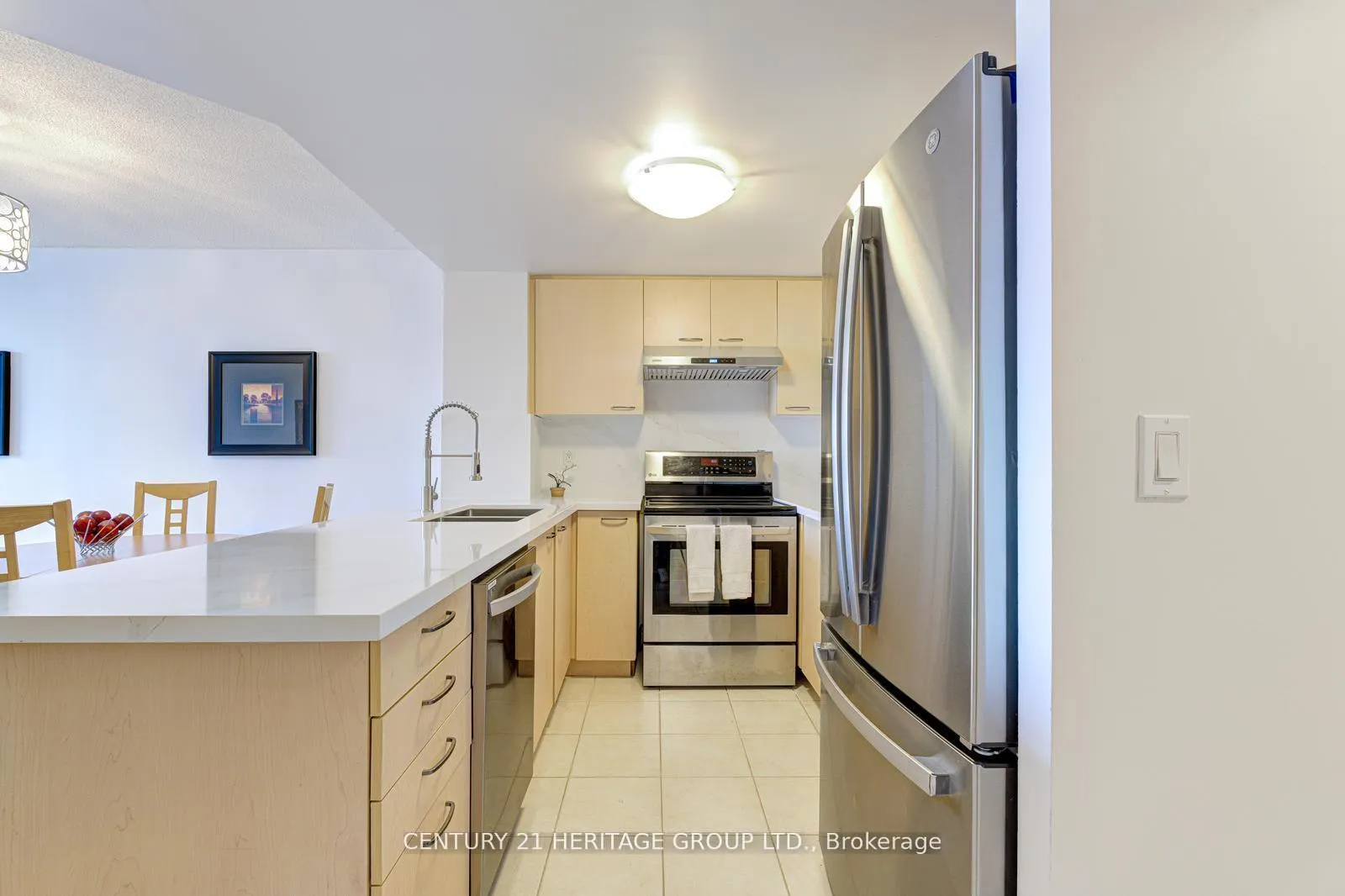 Photo 8 of Unit 1003, 130 Pond Drive, Markham, Commerce Valley — HOMEH