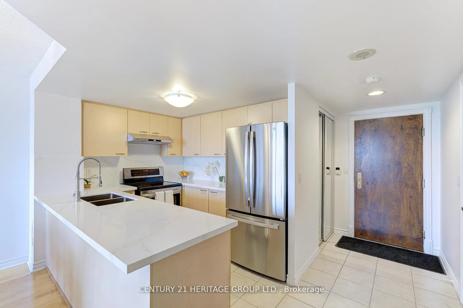 Photo 9 of Unit 1003, 130 Pond Drive, Markham, Commerce Valley — HOMEH
