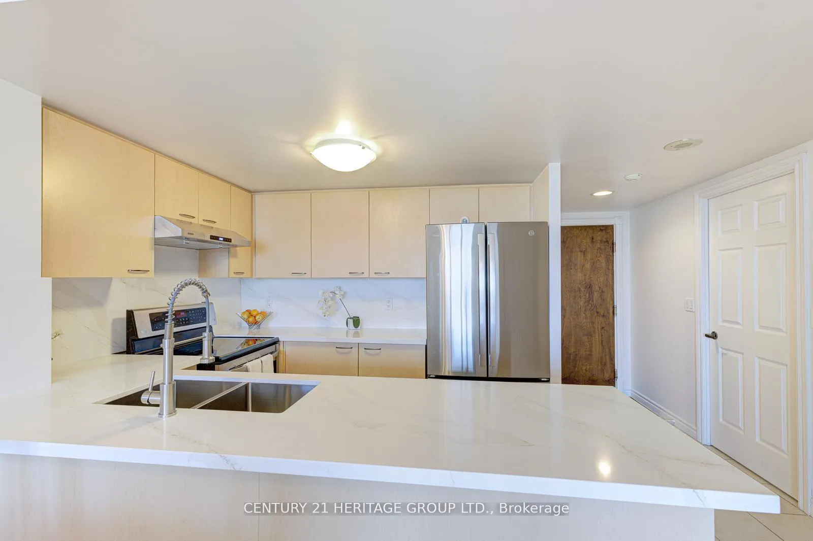 Photo 11 of Unit 1003, 130 Pond Drive, Markham, Commerce Valley — HOMEH
