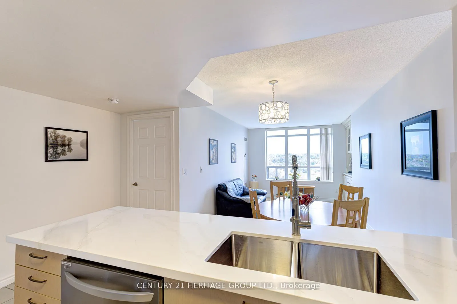 Photo 12 of Unit 1003, 130 Pond Drive, Markham, Commerce Valley — HOMEH