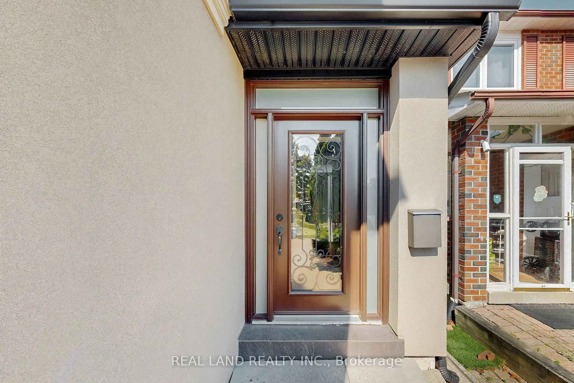 Photo 2 of 251 Glen Shields Avenue, Vaughan, Glen Shields — HOMEH