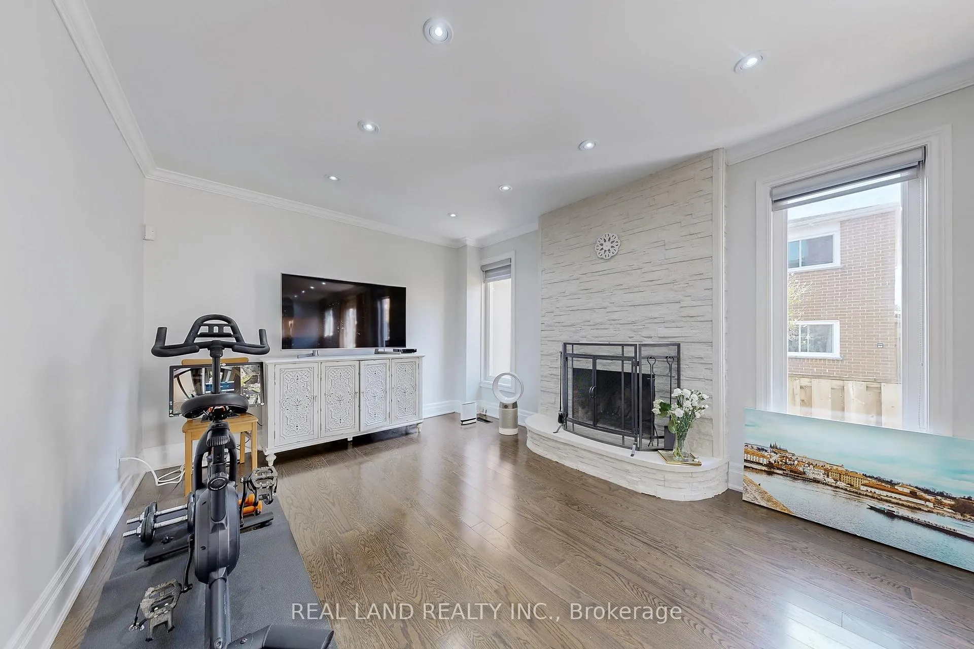 Photo 7 of 251 Glen Shields Avenue, Vaughan, Glen Shields — HOMEH