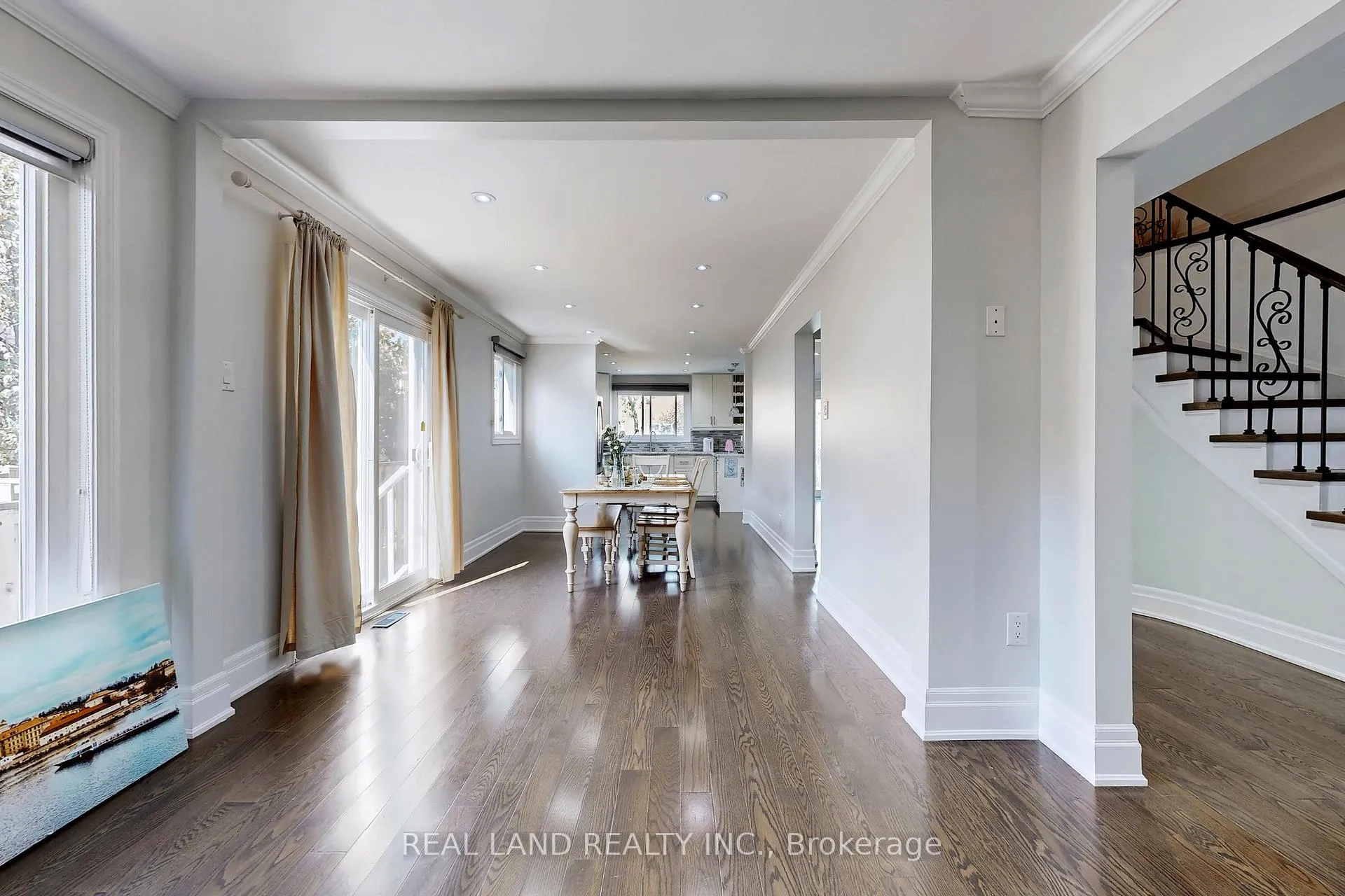 Photo 8 of 251 Glen Shields Avenue, Vaughan, Glen Shields — HOMEH