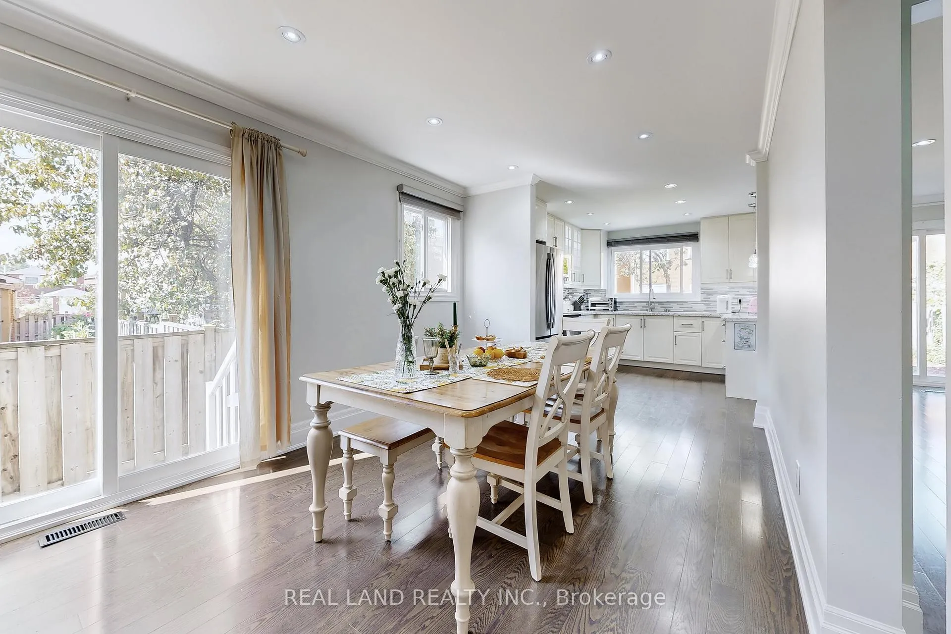 Photo 9 of 251 Glen Shields Avenue, Vaughan, Glen Shields — HOMEH