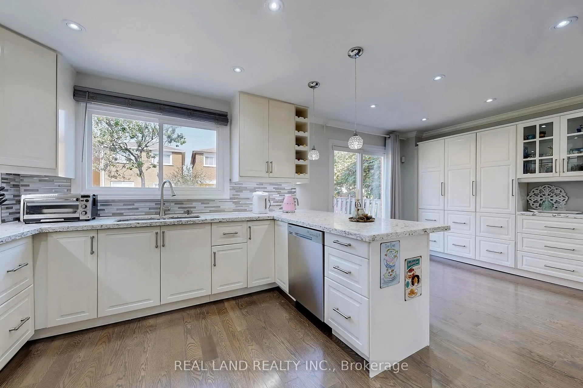 Photo 13 of 251 Glen Shields Avenue, Vaughan, Glen Shields — HOMEH