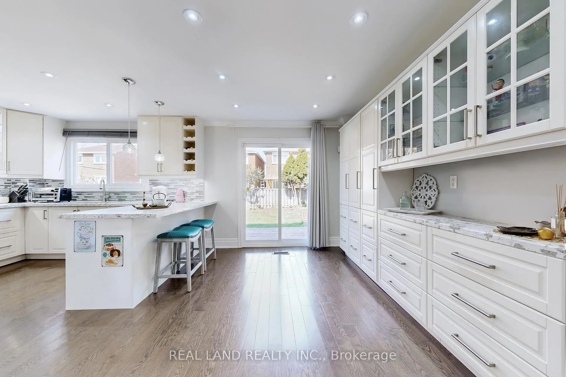 Photo 15 of 251 Glen Shields Avenue, Vaughan, Glen Shields — HOMEH