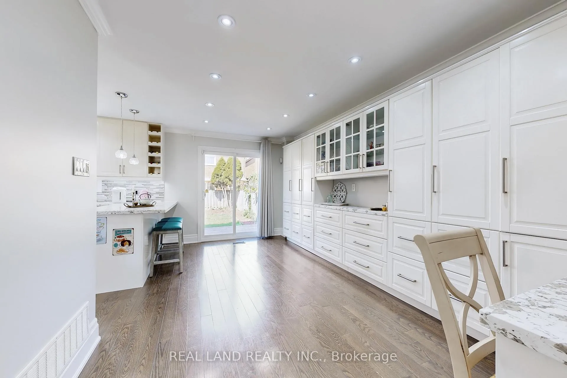 Photo 16 of 251 Glen Shields Avenue, Vaughan, Glen Shields — HOMEH