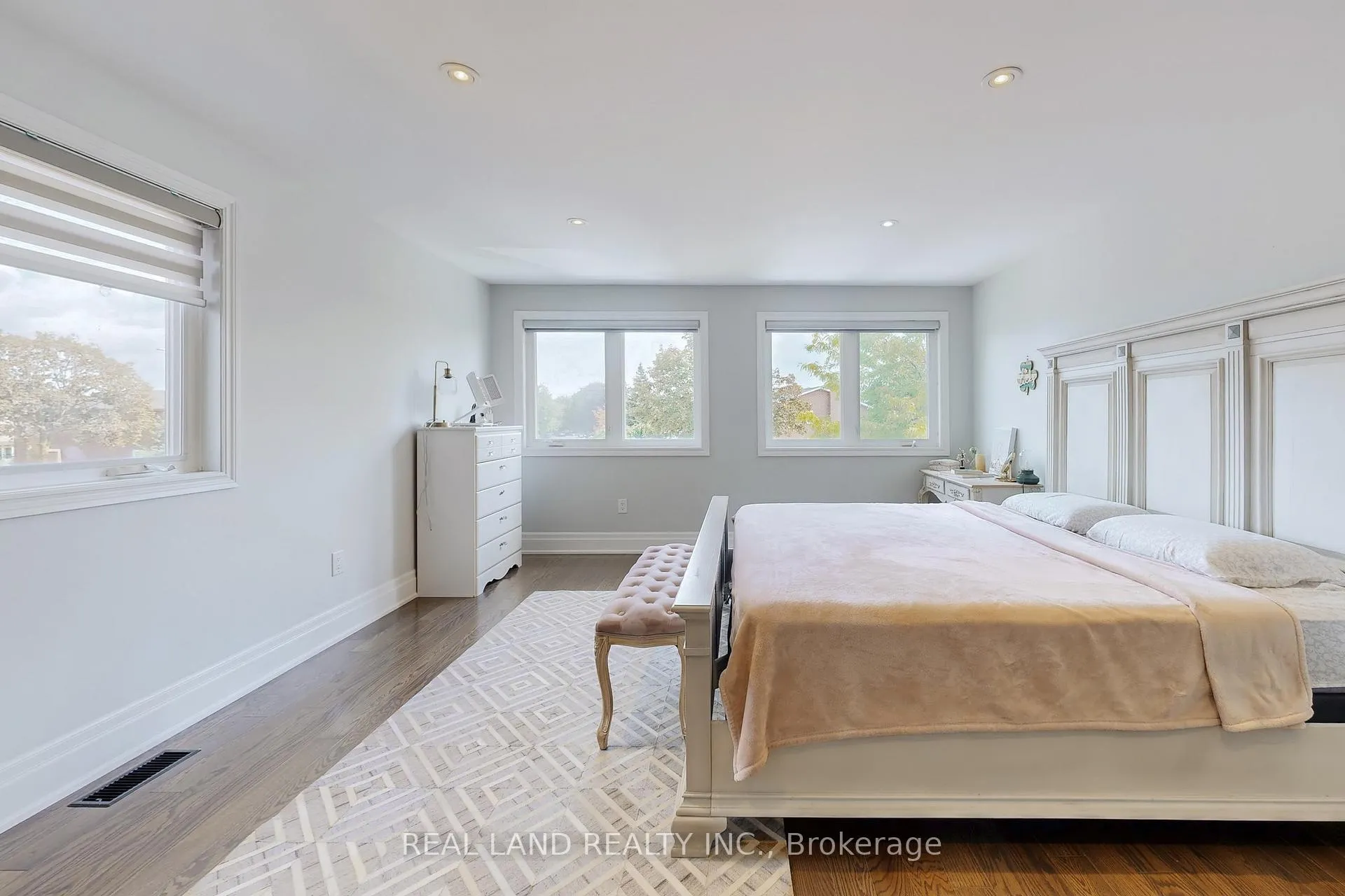 Photo 23 of 251 Glen Shields Avenue, Vaughan, Glen Shields — HOMEH