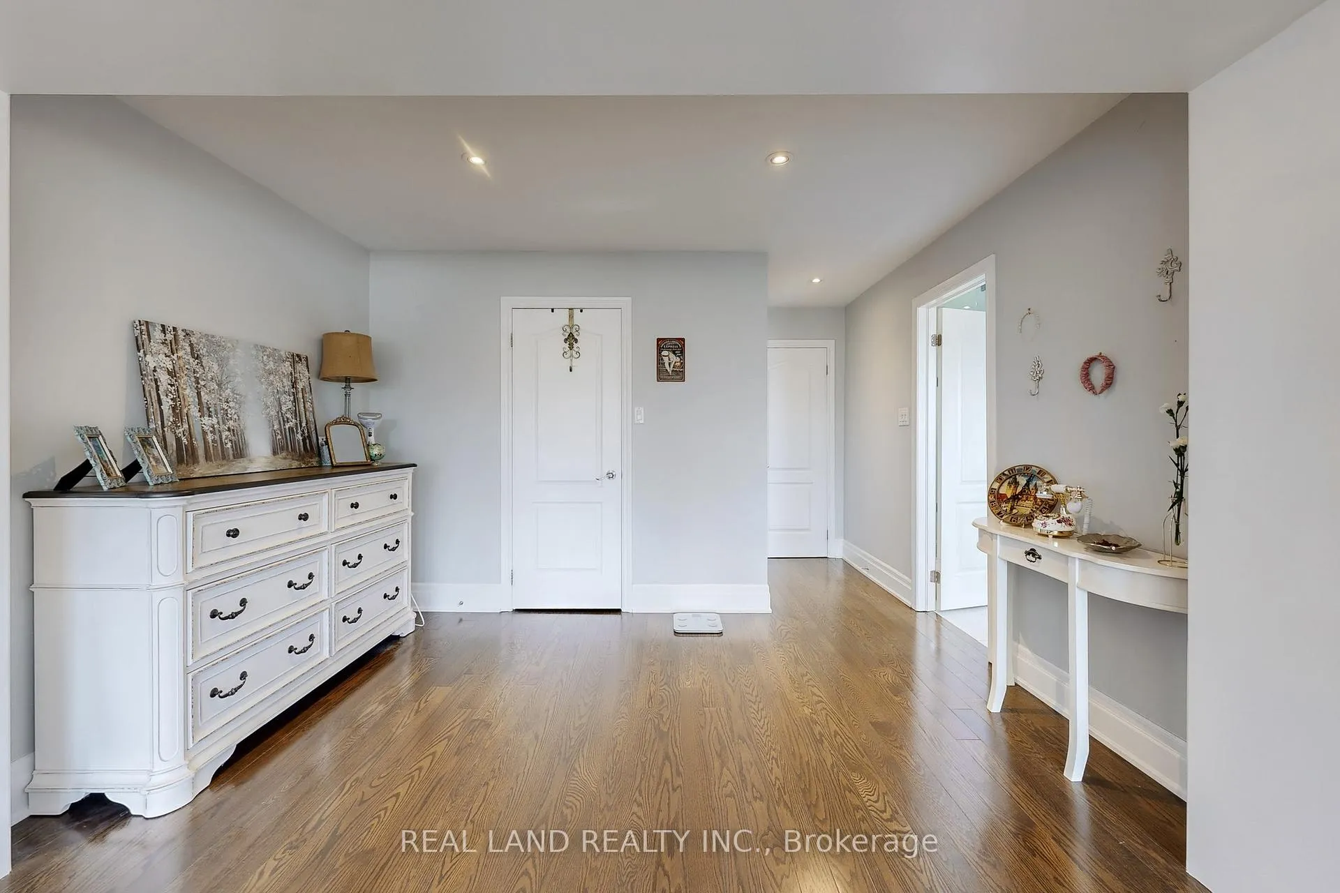 Photo 25 of 251 Glen Shields Avenue, Vaughan, Glen Shields — HOMEH