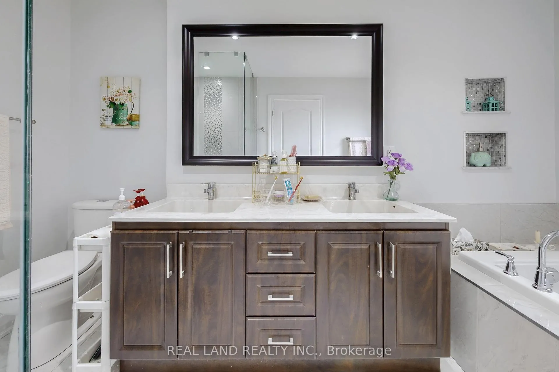 Photo 27 of 251 Glen Shields Avenue, Vaughan, Glen Shields — HOMEH