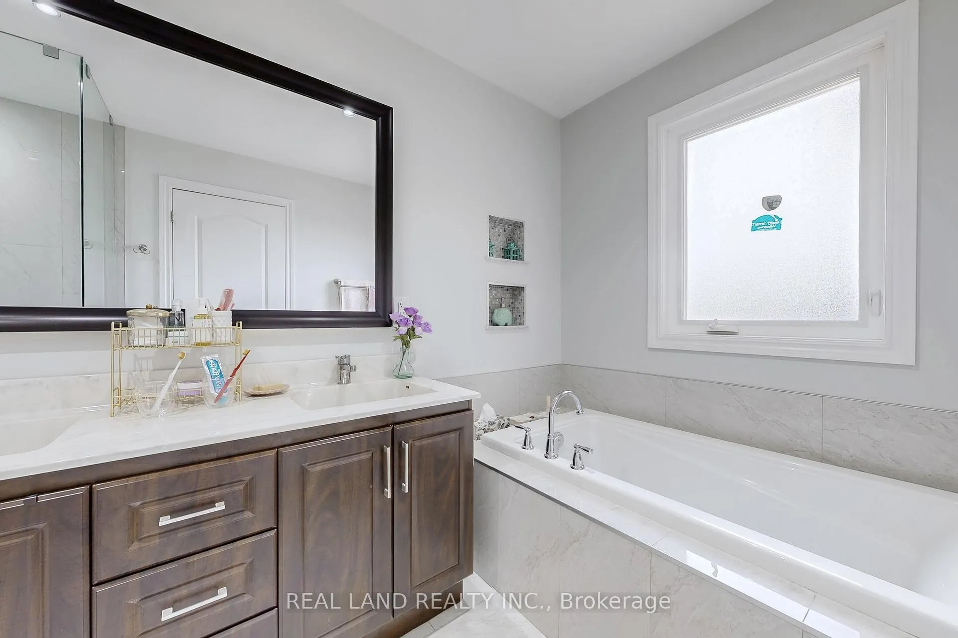 Photo 28 of 251 Glen Shields Avenue, Vaughan, Glen Shields — HOMEH
