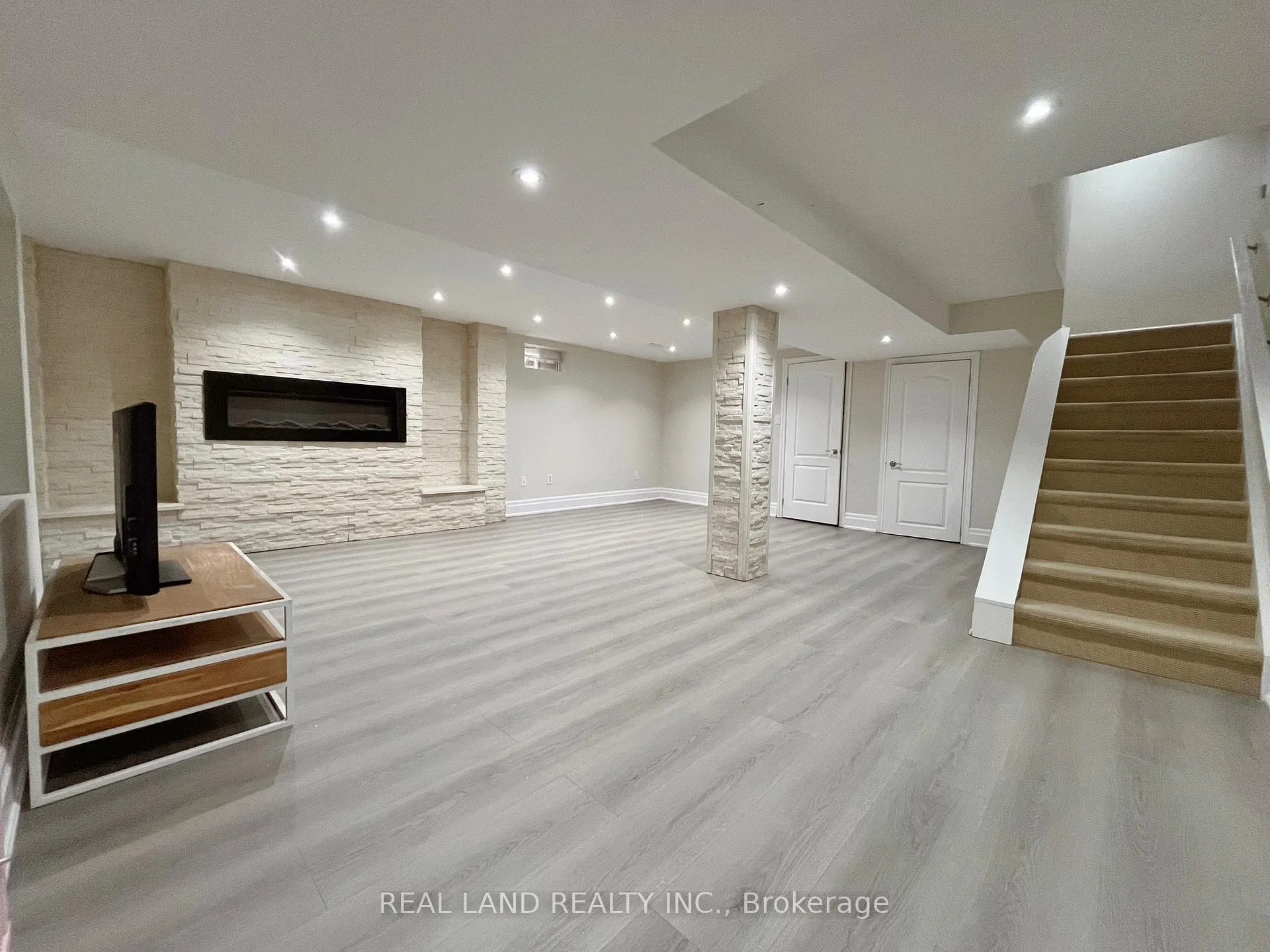 Photo 35 of 251 Glen Shields Avenue, Vaughan, Glen Shields — HOMEH