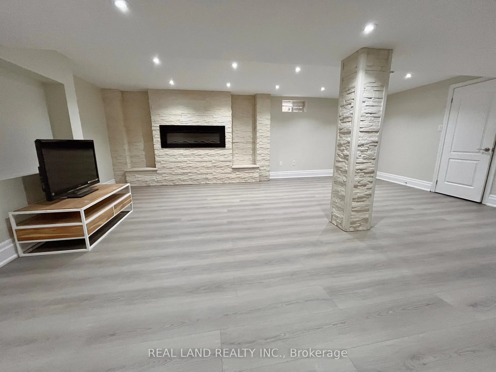 Photo 36 of 251 Glen Shields Avenue, Vaughan, Glen Shields — HOMEH