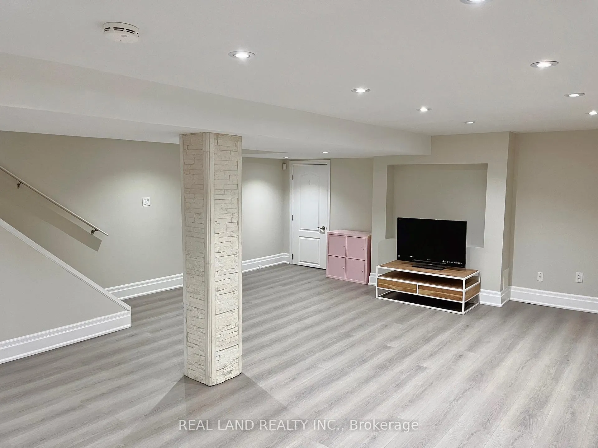Photo 37 of 251 Glen Shields Avenue, Vaughan, Glen Shields — HOMEH