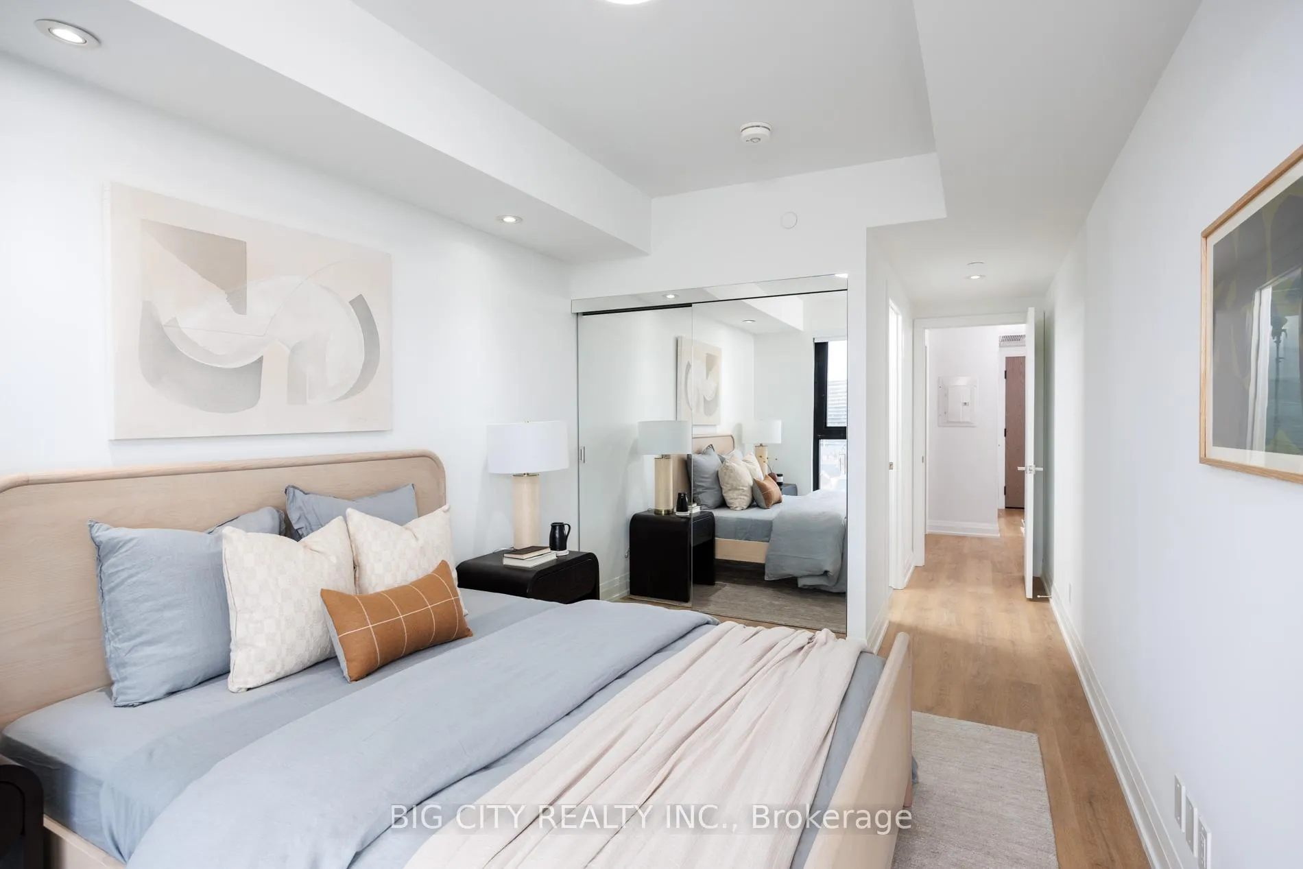 Photo 13 of Unit 911, 36 Brentcliffe Road, Toronto, Thorncliffe Park — HOMEH