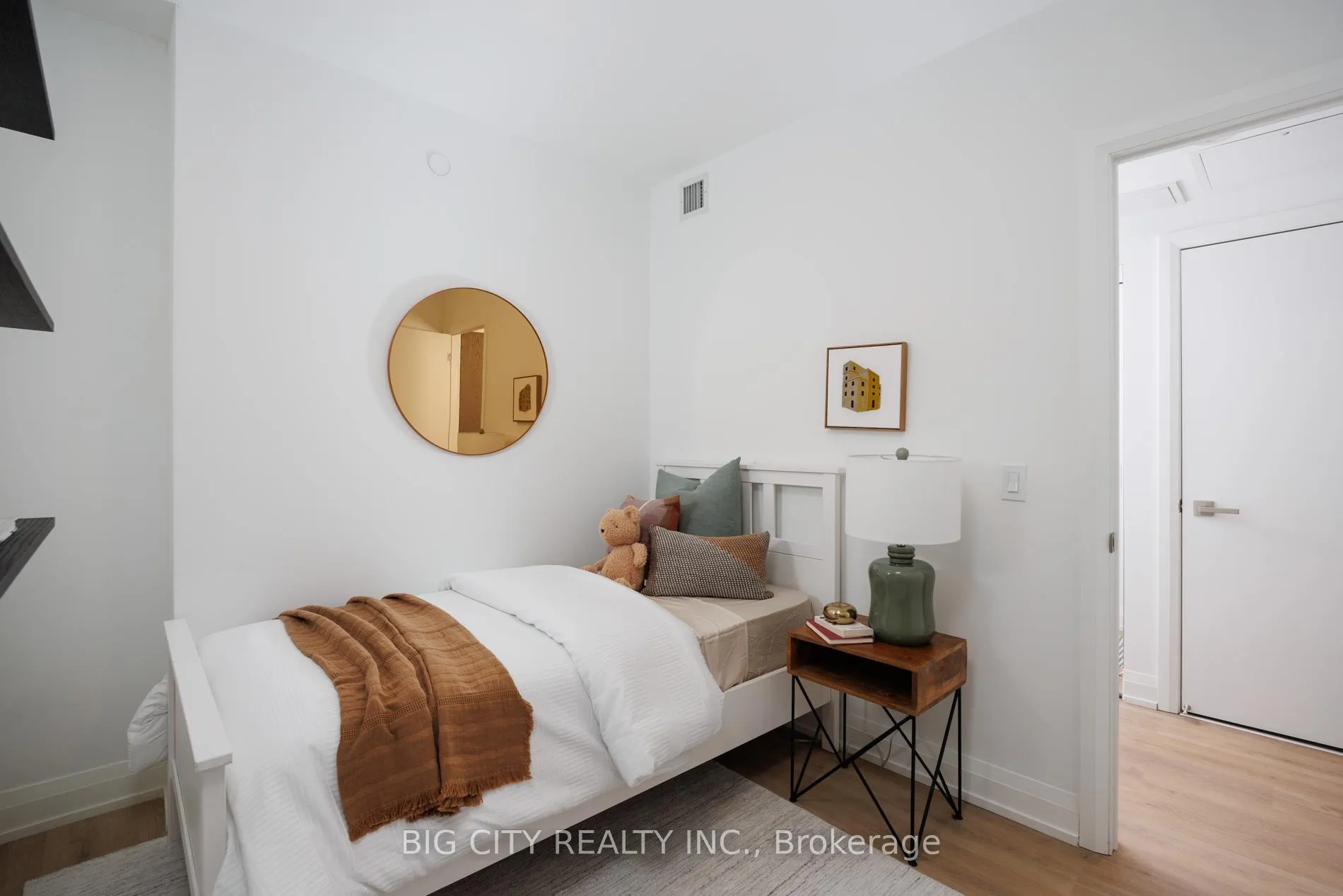 Photo 17 of Unit 911, 36 Brentcliffe Road, Toronto, Thorncliffe Park — HOMEH