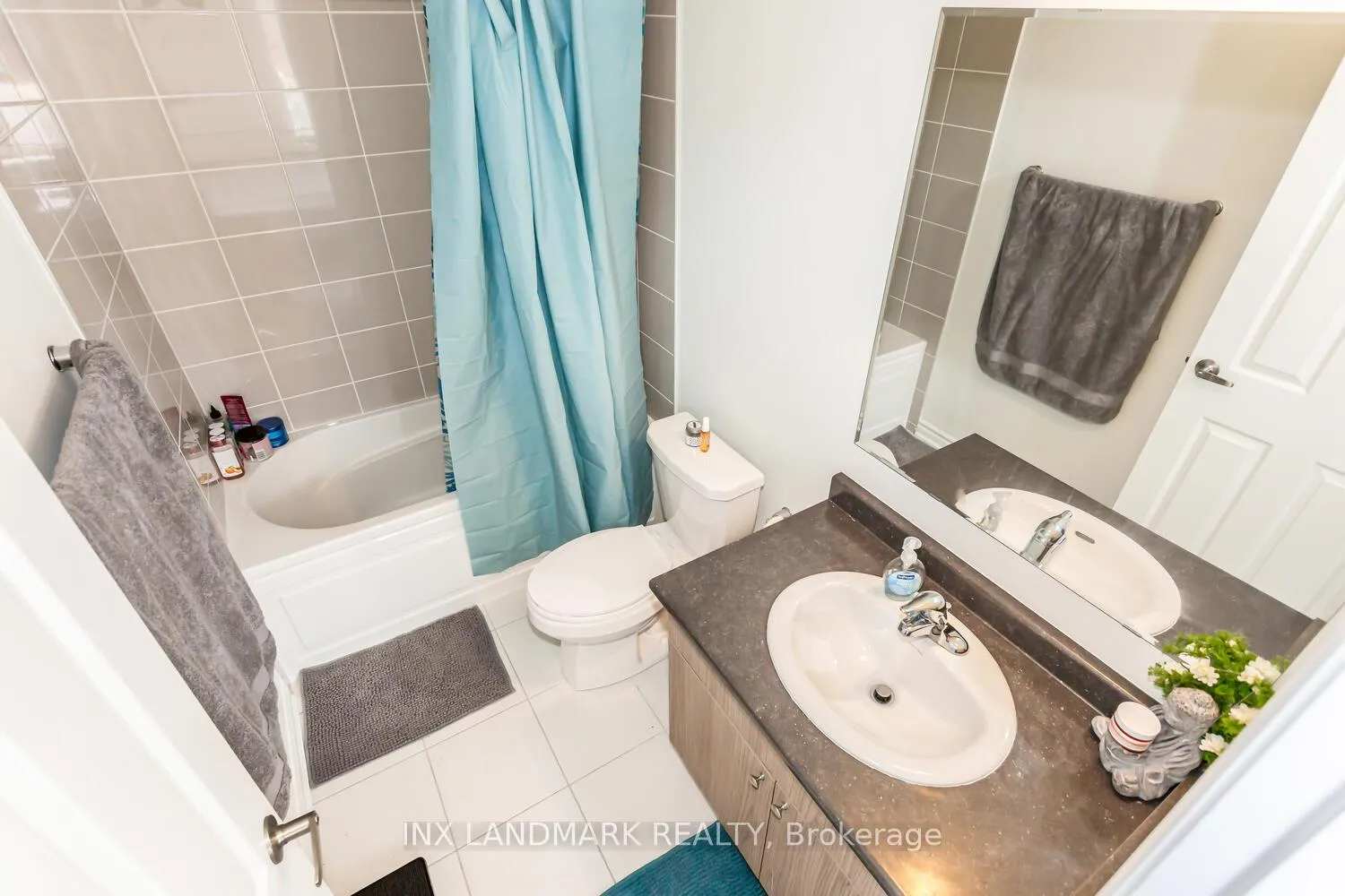Photo 7 of 32 Summer Wind Lane, Brampton, Northwest Brampton — HOMEH