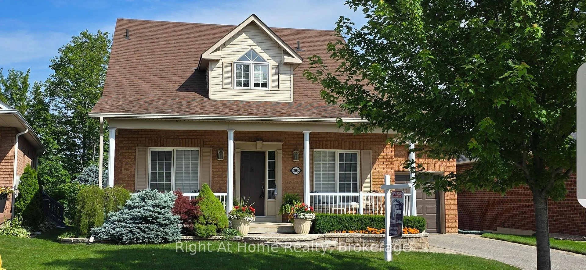 Front of 303 Waterbury Crescent
