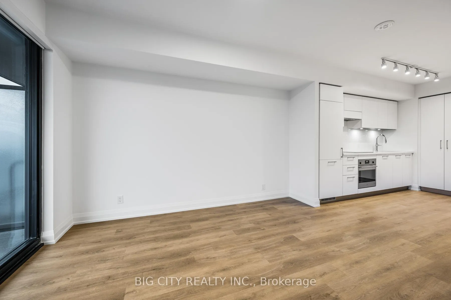 Photo 11 of Unit 1310, 36 Brentcliffe Road, Toronto, Thorncliffe Park — HOMEH