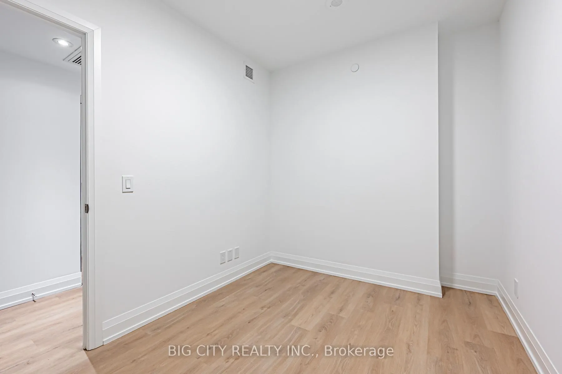 Photo 23 of Unit 1310, 36 Brentcliffe Road, Toronto, Thorncliffe Park — HOMEH
