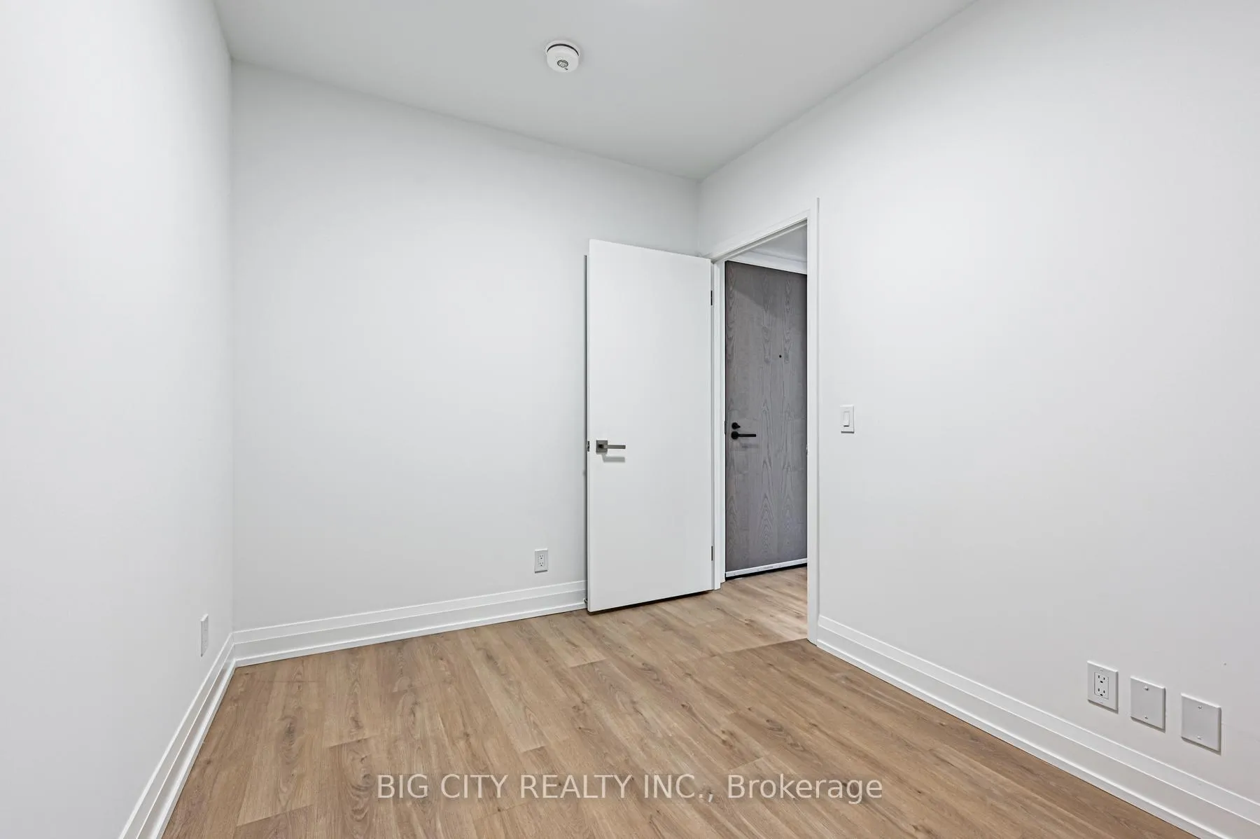 Photo 24 of Unit 1310, 36 Brentcliffe Road, Toronto, Thorncliffe Park — HOMEH