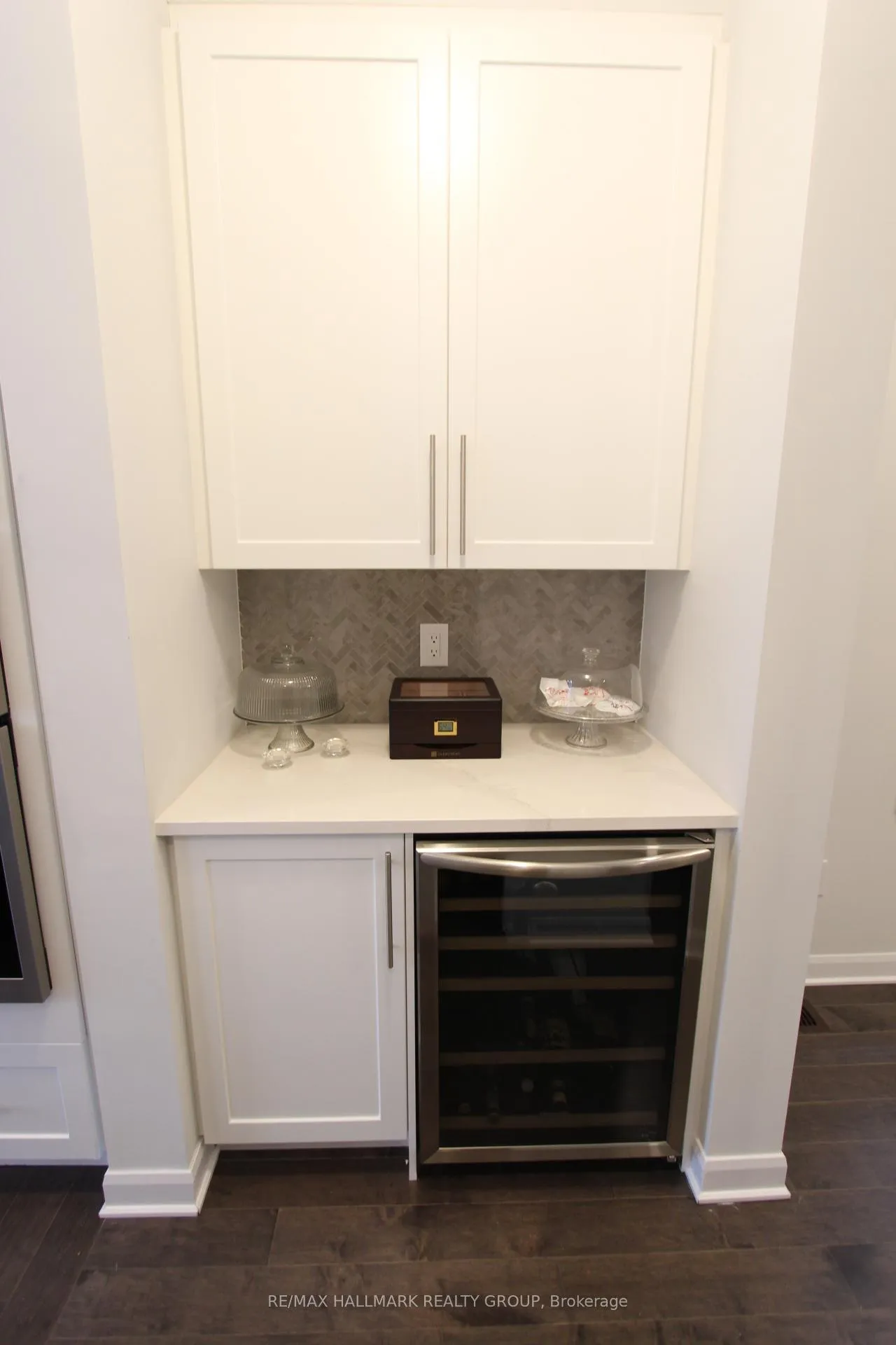 Photo 8 of 543 Anchor Circle, Ottawa, Mahogany Community — HOMEH