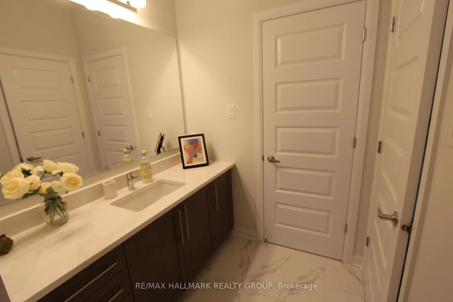 Photo 18 of 543 Anchor Circle, Ottawa, Mahogany Community — HOMEH