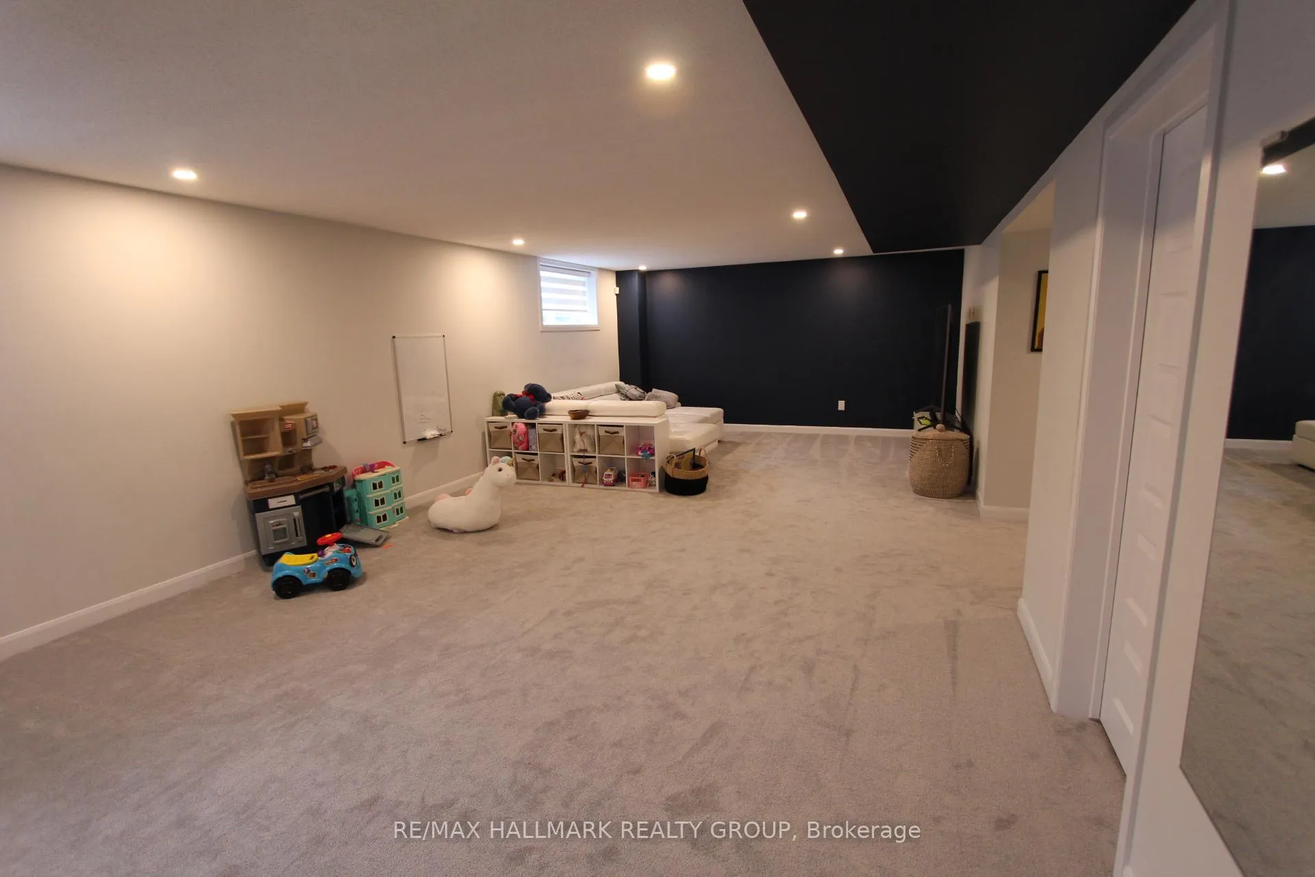 Photo 20 of 543 Anchor Circle, Ottawa, Mahogany Community — HOMEH