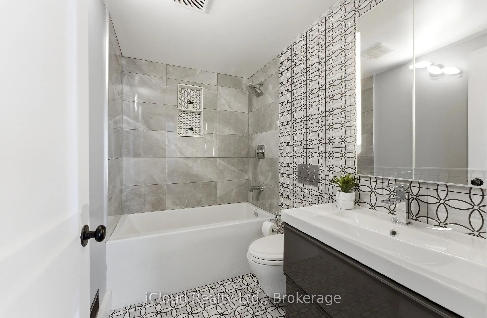 Photo 31 of 302 Bridge Street E, Belleville, Belleville Ward — HOMEH