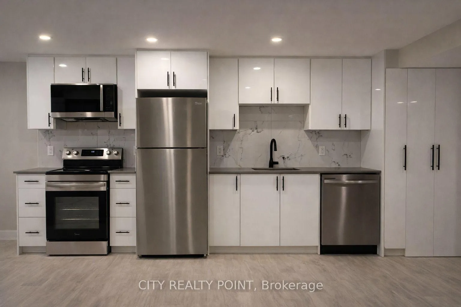 Photo 3 of Unit Unit 1, 131 Camelia Avenue, Ottawa, Manor Park — HOMEH