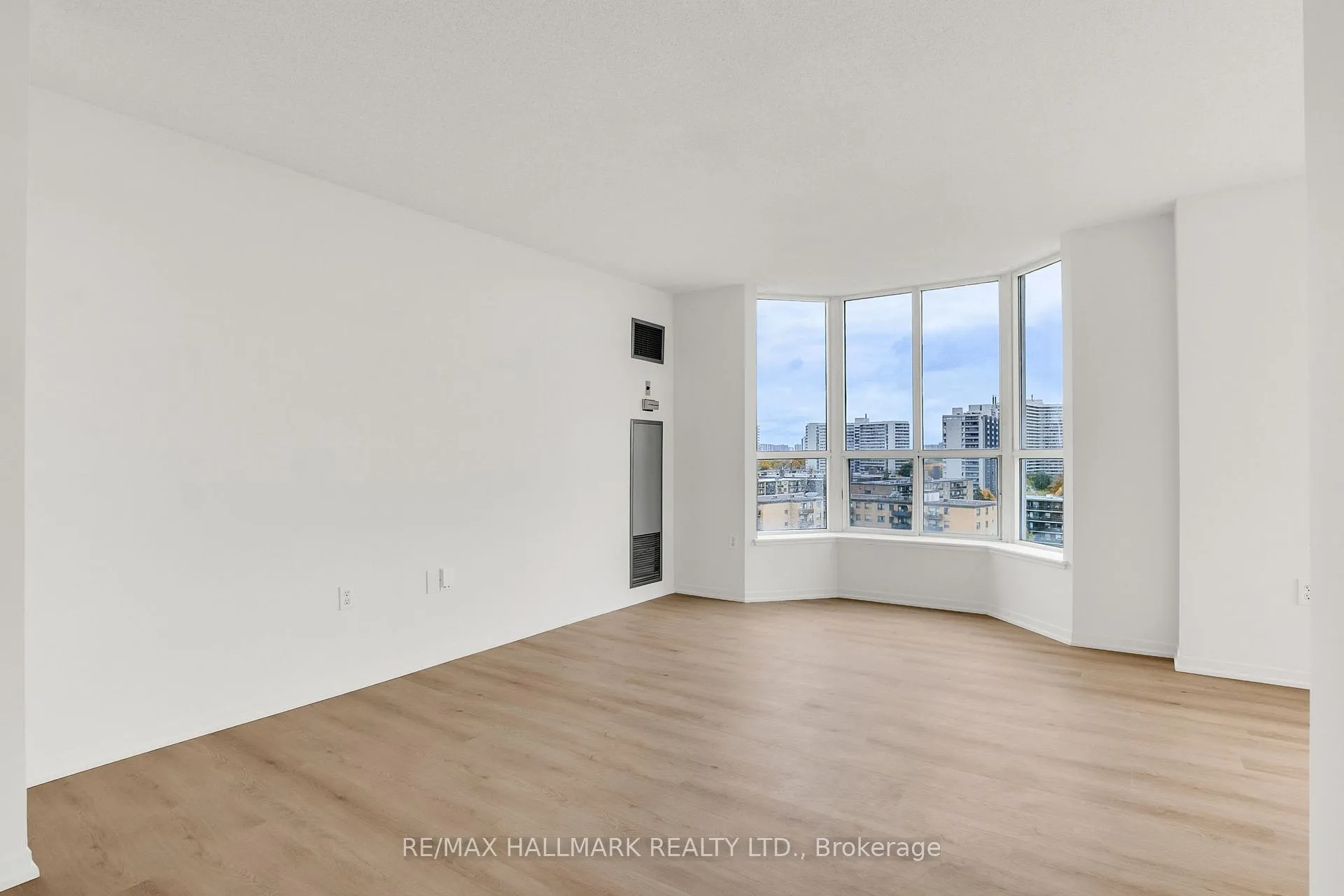 Photo 8 of Unit 1103, 21 Overlea Boulevard, Toronto, Thorncliffe Park — HOMEH