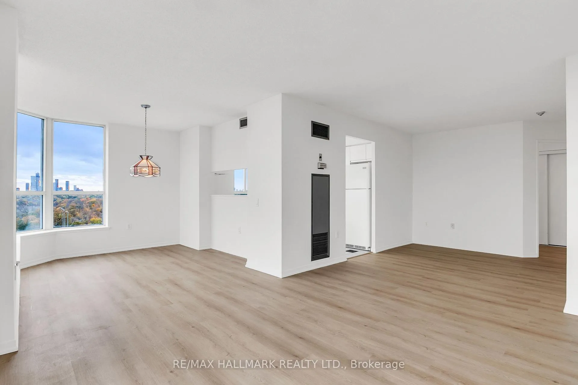 Photo 13 of Unit 1103, 21 Overlea Boulevard, Toronto, Thorncliffe Park — HOMEH