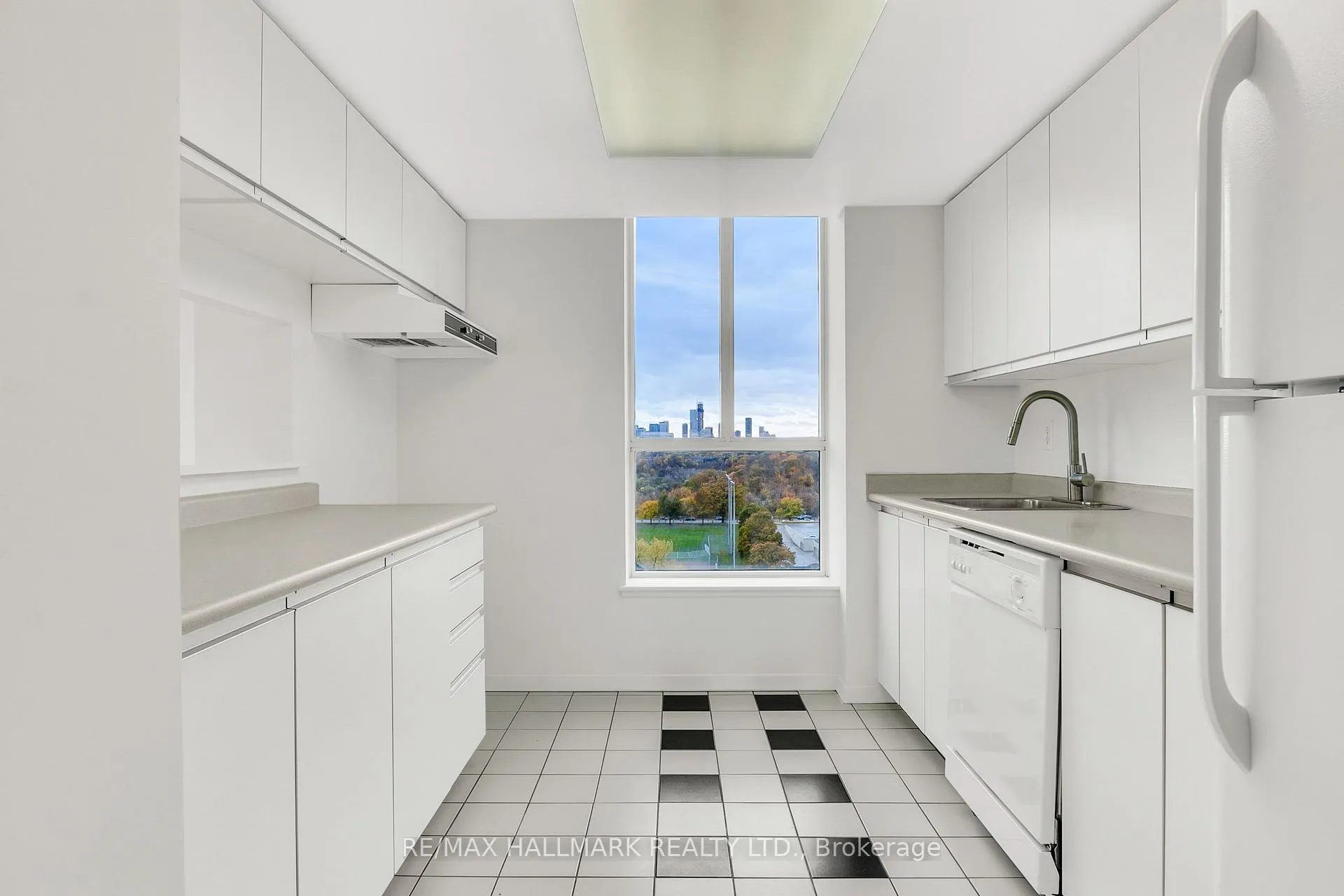 Photo 17 of Unit 1103, 21 Overlea Boulevard, Toronto, Thorncliffe Park — HOMEH