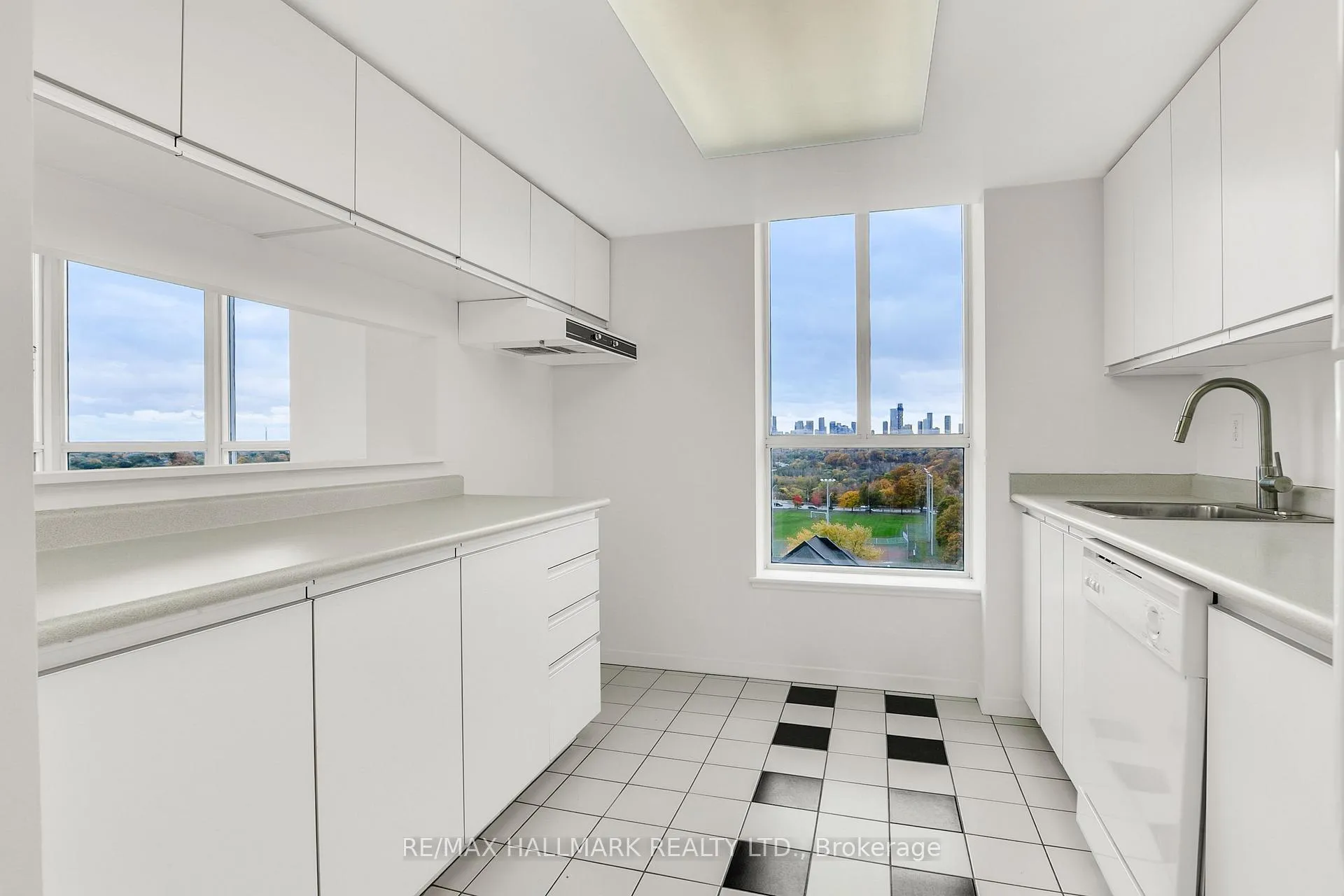 Photo 18 of Unit 1103, 21 Overlea Boulevard, Toronto, Thorncliffe Park — HOMEH