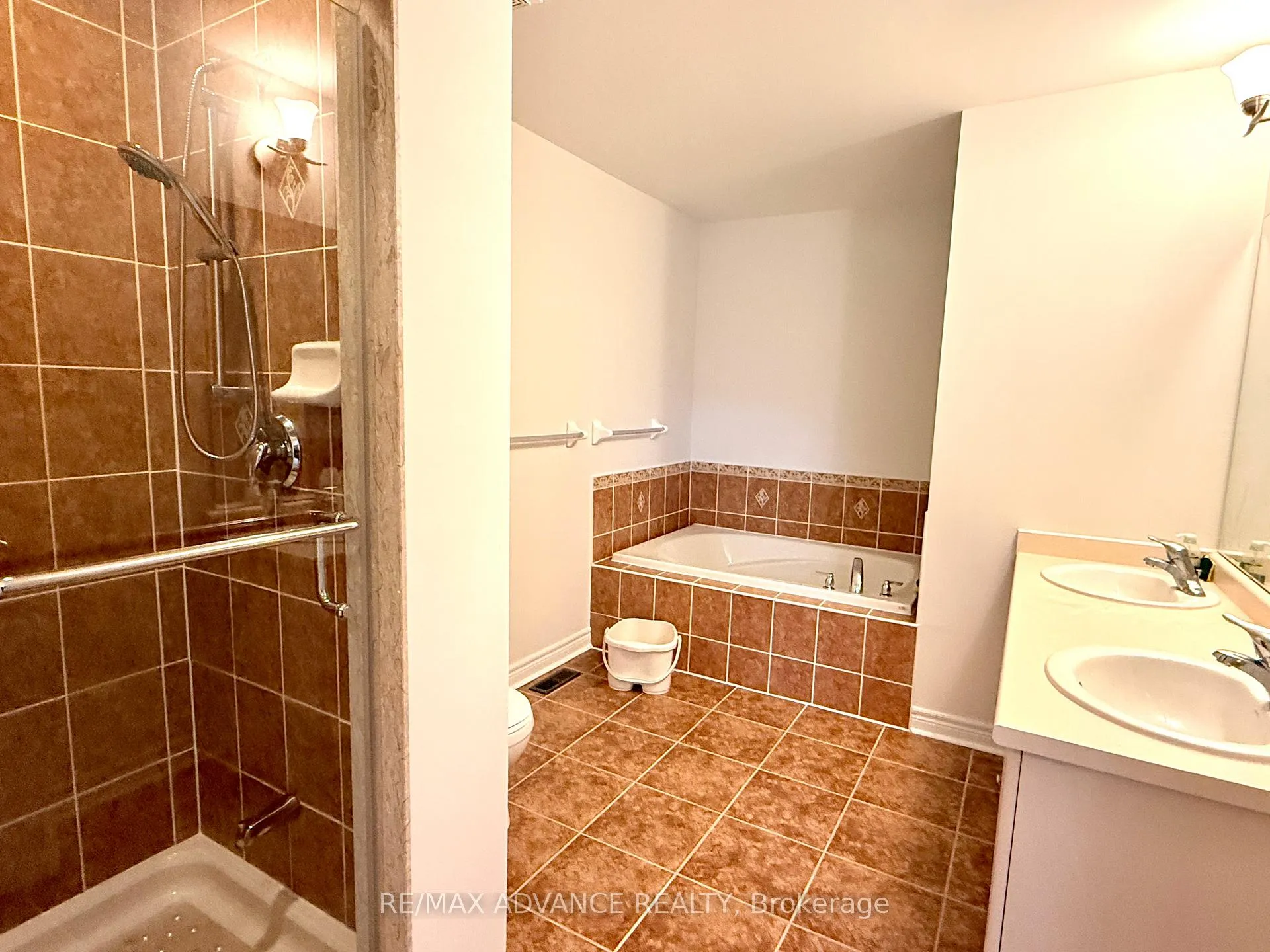 Photo 14 of 65 Princess Diana Drive, Markham, Cathedraltown — HOMEH