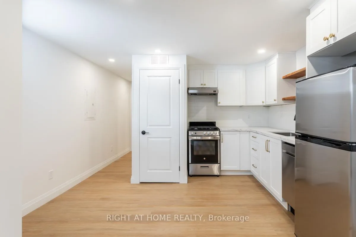 Photo 6 of Unit 4, 113 Catharine Street N, Hamilton, Beasley — HOMEH