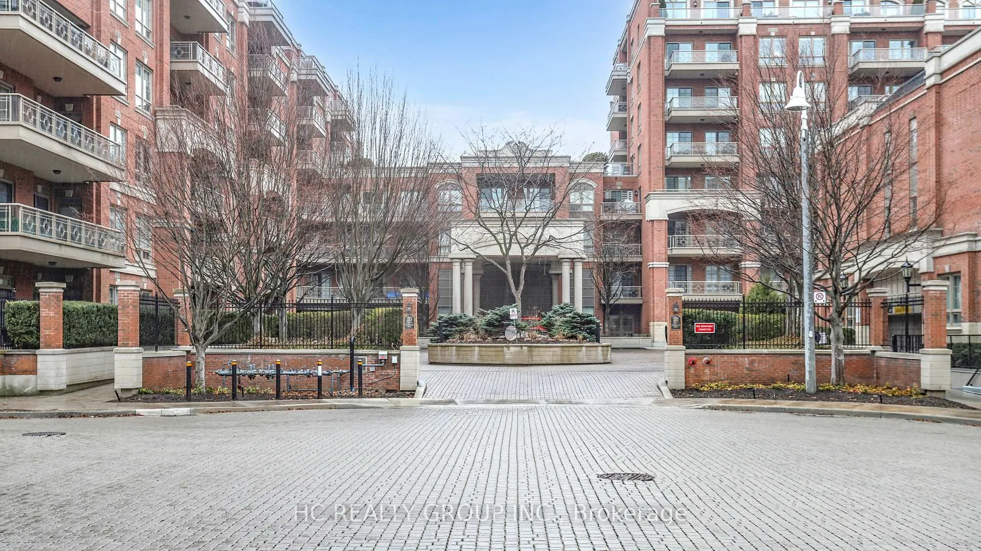 Photo 2 of Unit 322, 20 Burkebrook Place, North York, Bridle Path-Sunnybrook-York Mills — HOMEH