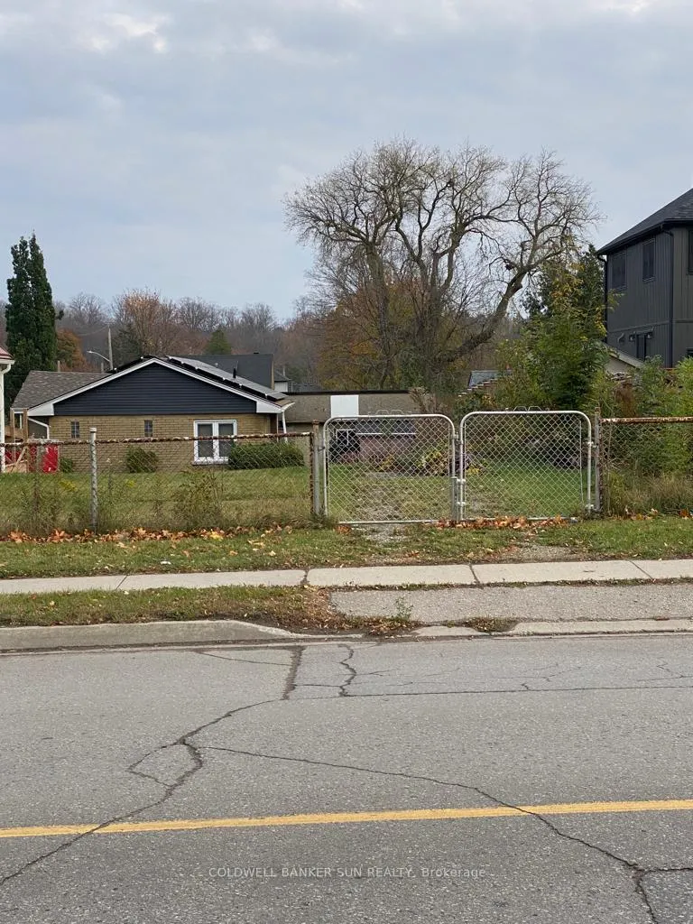 Photo 1 of 449 York Road, Guelph, St. Patrick's Ward — HOMEH