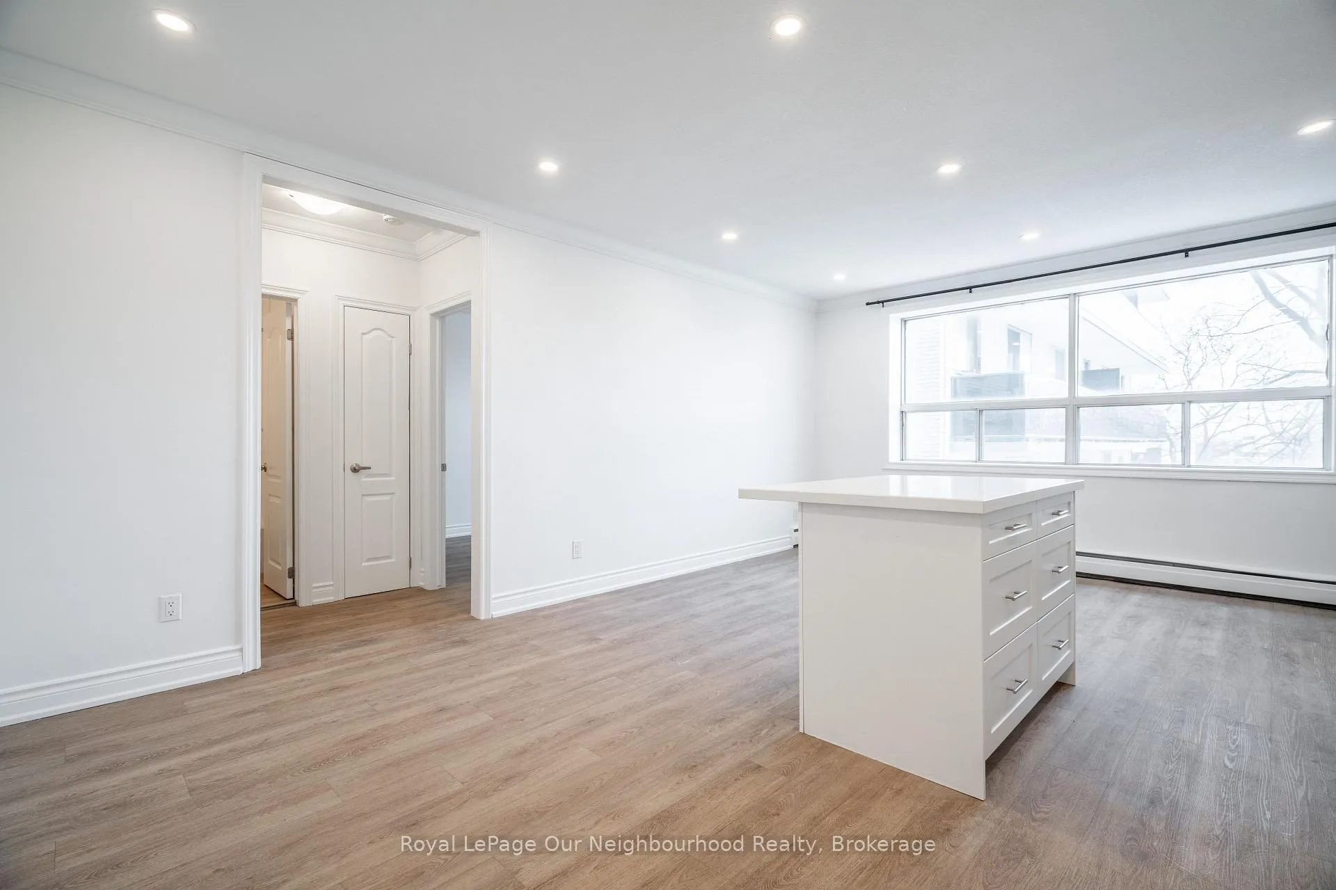 Photo 2 of Unit 307, 112 St. Joseph's Drive, Hamilton, Corktown — HOMEH