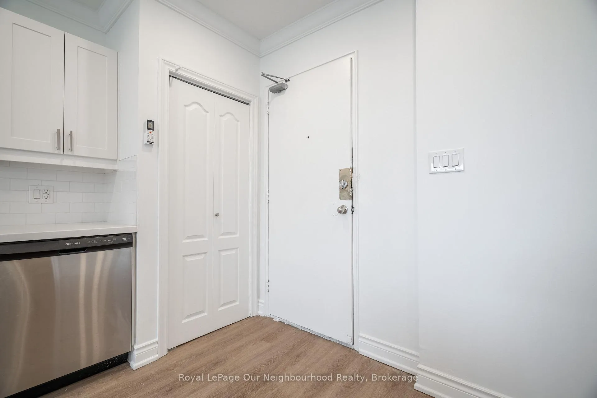Photo 3 of Unit 307, 112 St. Joseph's Drive, Hamilton, Corktown — HOMEH