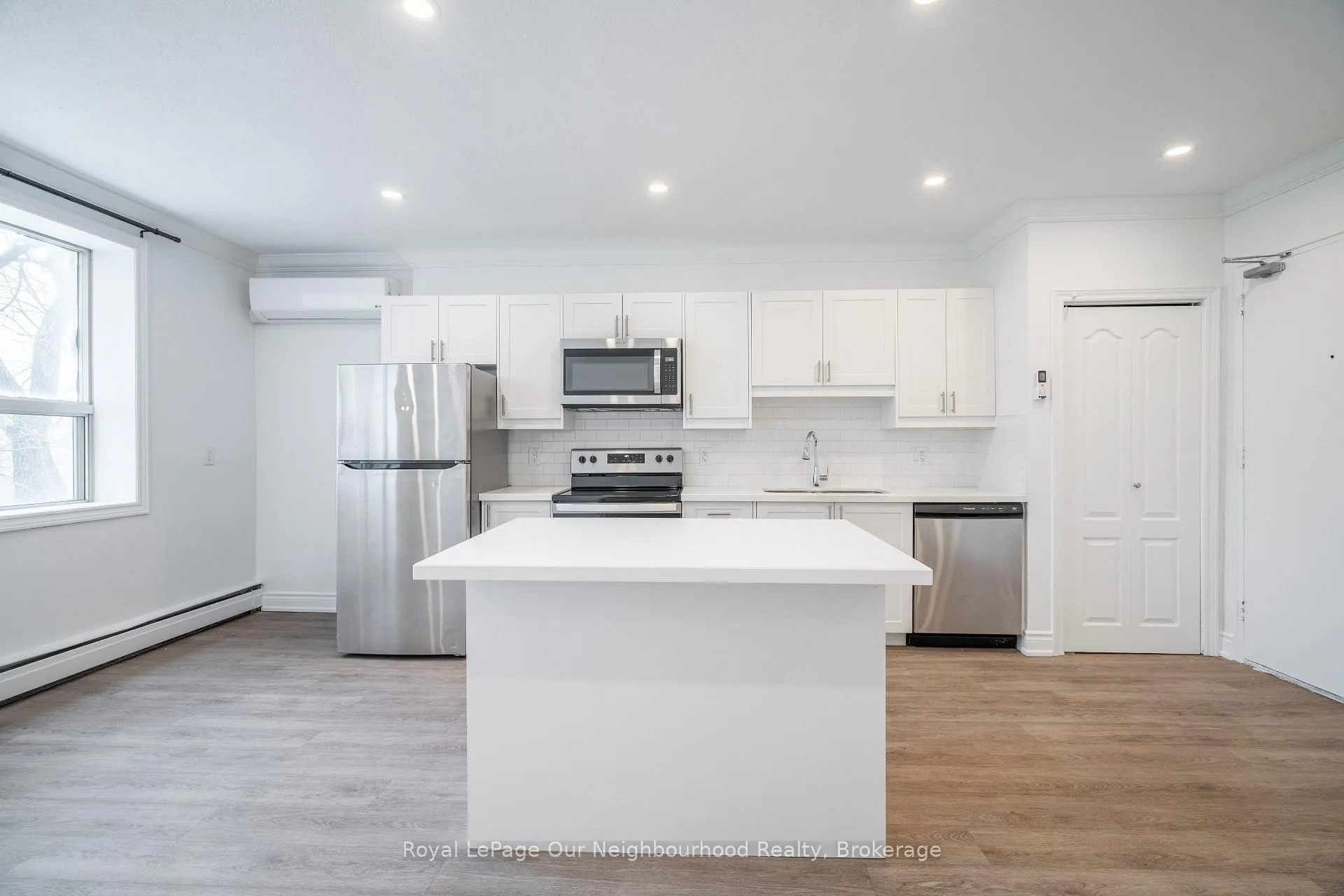 Photo 6 of Unit 307, 112 St. Joseph's Drive, Hamilton, Corktown — HOMEH