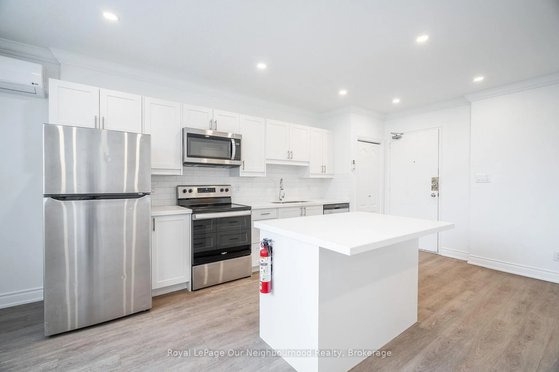 Photo 7 of Unit 307, 112 St. Joseph's Drive, Hamilton, Corktown — HOMEH