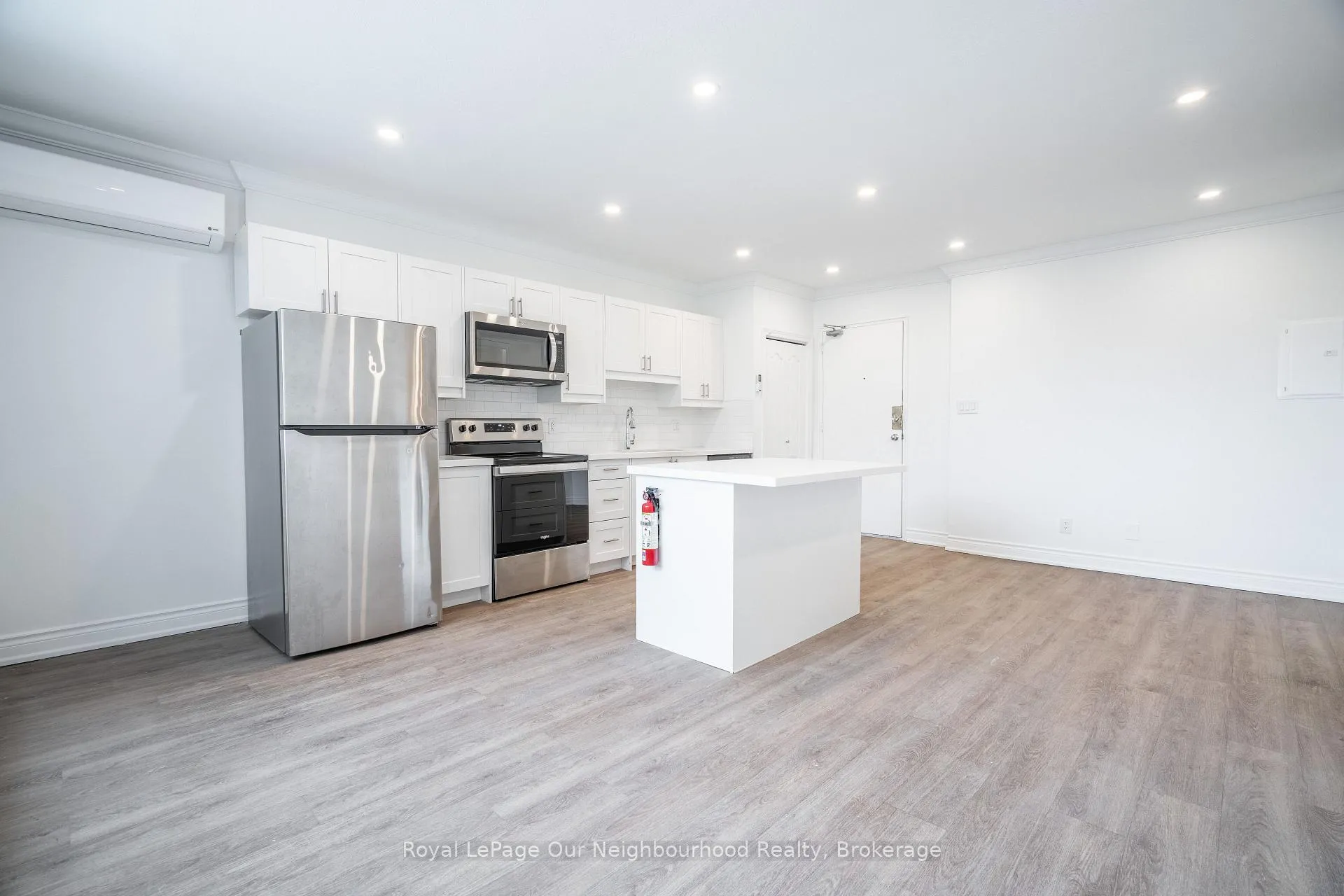 Photo 8 of Unit 307, 112 St. Joseph's Drive, Hamilton, Corktown — HOMEH