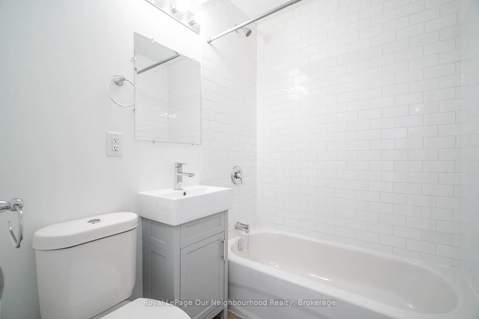 Photo 15 of Unit 307, 112 St. Joseph's Drive, Hamilton, Corktown — HOMEH